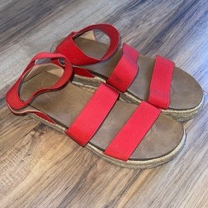 Women red sandals
